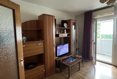 Apartament cu 3 camere decomandat în Titulescu