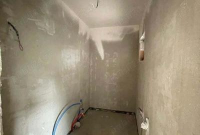 Casă cu 4 camere cu Teren 200 Mp în Luna - 18