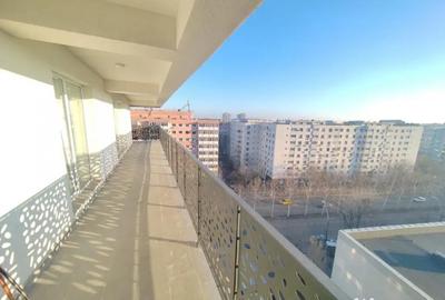 Apartament cu 4 camere decomandat în Titan - 2