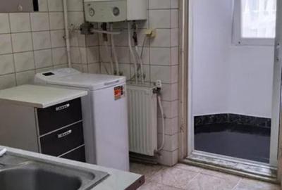 Apartament cu 3 camere decomandat în Călărași