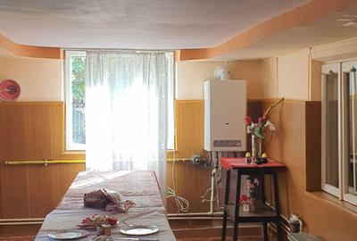 Casă cu 4 camere în Central - 5