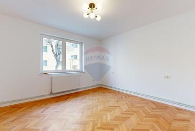 Casă cu 5 camere cu Teren 540 Mp în 13 Decembrie - 7