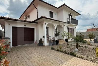 Casă cu 5 camere cu Teren 798 Mp în Central - 3