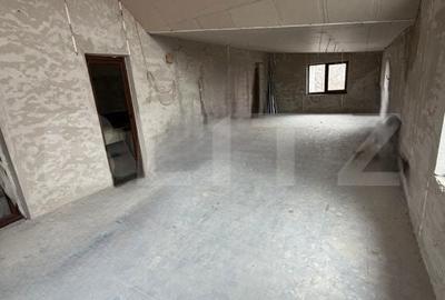 Casă cu 6 camere cu Teren 750 Mp în Central