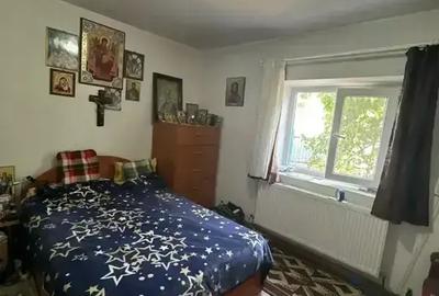 Casă cu 5 camere cu Canalizare în Ion Roată - 3