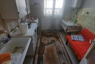 Apartament cu 3 camere, etaj 3/4, zona Podu Ros - 4