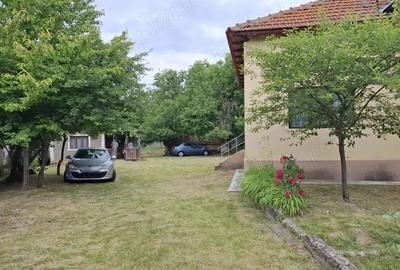 Casă cu 4 camere cu Teren 2000 Mp în Central