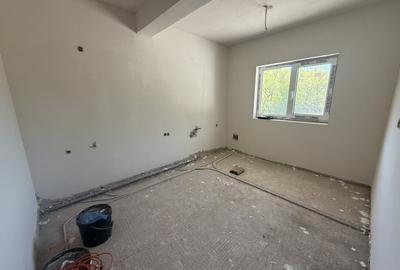 Duplex cu 4 camere cu Canalizare în Florești - 6