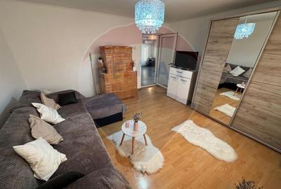 Casă cu 7 camere cu Canalizare în Central - 15