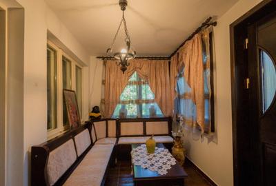 Casă cu 4 camere cu Canalizare în Săvinești - 2