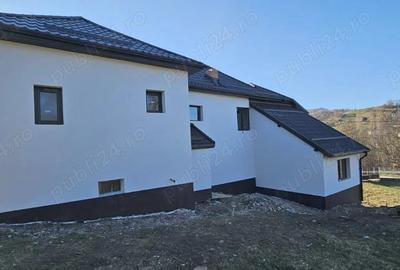 Vila de vanzare in comuna Valeni, judetul Dambovita - peisaj de vis, aer curat si liniste deplina - 2