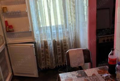 Apartament cu 3 camere semidecomandat în Central - 3