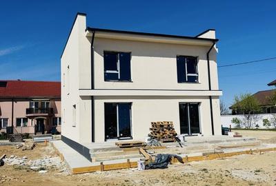 Casă cu 4 camere în Central