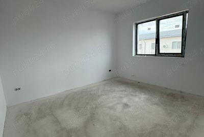 Casă cu 4 camere cu Teren 150 Mp în Central - 1