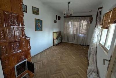 Casă cu 3 camere cu Canalizare în Central - 3