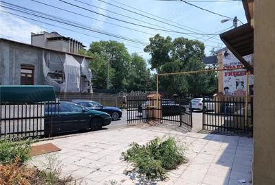 Spatiu comercial, ideal pentru cafenea, farmacie fast food, pe o strad #259; intens circulata, centr - 2