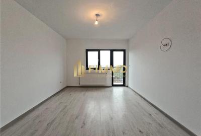 Apartament cu 3 camere decomandat în Ipotești