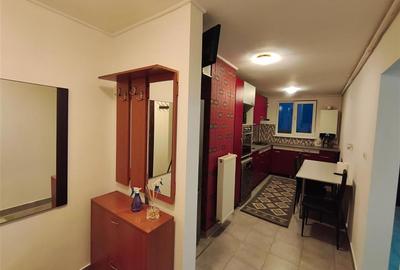 Apartament cu 3 camere decomandat, mobilat în Tractorul - 3