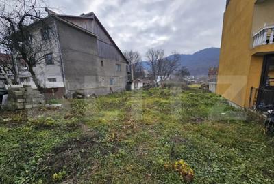 Teren de 1390 mp, în Central - 4