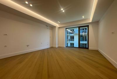 Apartament cu 3 camere semidecomandat în Central - 1