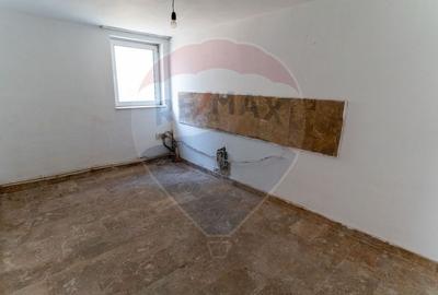 Casă individuală cu 4 camere cu Canalizare în Central - 11