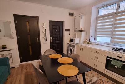 Studio modern la casa , zona strazii Lunga
