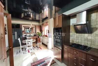 Casă cu 5 camere cu Garaj în Central - 8