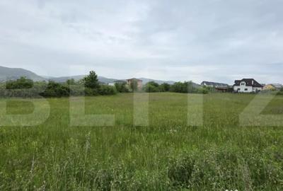 Teren de 4830 mp, în Central