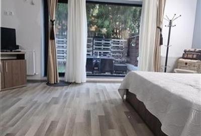 Studio Spatios cu Curte Proprie la Cativa Pasi de Mare, Mamaia Nord - 2