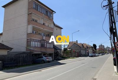Apartament cu 3 camere decomandat în Cetate - 1