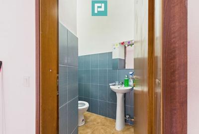 Spațiu comercial, de 31 mp, în Central - 9