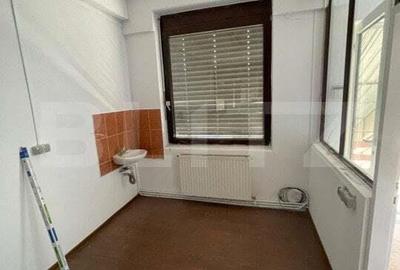 Casa cu 5 incaperi, 580mp, zona Carpati 1 - 3