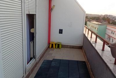 Apartament cu 3 camere decomandat în UTA - 1