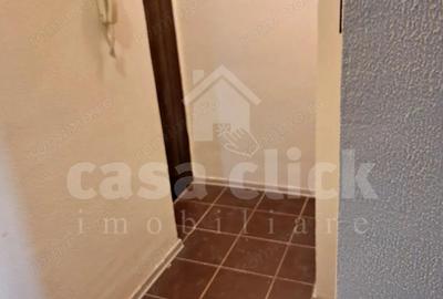 Apartament cu 2 camere decomandat, mobilat în Micro 20 - 2