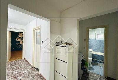 Apartament de vanzare in Sibiu - 3 camere si balcon - decomandat - 17