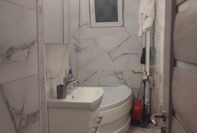 Apartament cu 3 camere nedecomandat, mobilat în Km 4-5 - 5