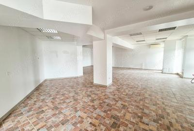 Spațiu comercial, de 93 mp, în Central - 4