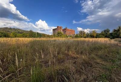 Teren de 9400 mp, în Central - 4