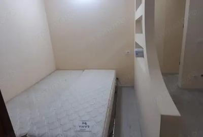 Garsonieră decomandată în Titan