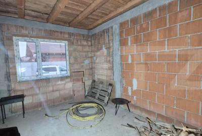 Casă cu 4 camere cu Teren 400 Mp în Vetiș - 4