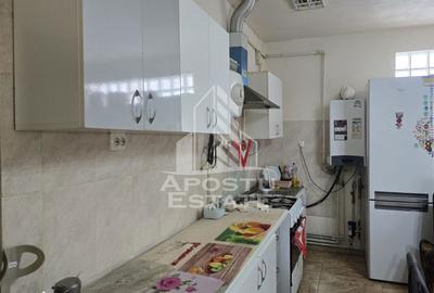 Casă cu 3 camere cu Canalizare în Central - 7
