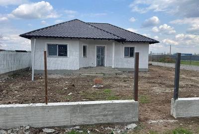 Casă cu Teren 500 Mp în Dumbrava - 2