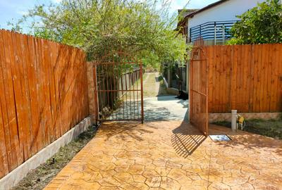 Casă individuală cu 4 camere cu Teren 300 Mp în Km 5 - 5