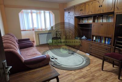 Apartament cu 4 camere decomandat în 9 Mai - 2