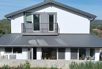 Casă individuală cu 4 camere cu Teren 1458 Mp în Central - 1