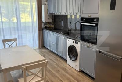 Apartament de vanzare, cu 2 camere, semidecomandat, 44 mp, zona Dambul Rotund