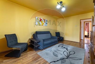 Apartament cu 2 camere decomandat, mobilat în Tractorul - 3