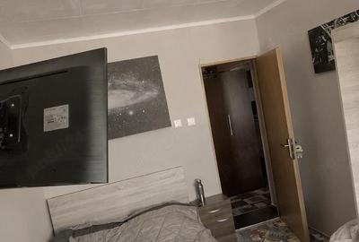 Apartament cu 4 camere decomandat în Triaj - 1