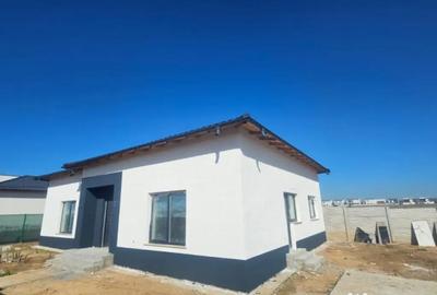 Casă cu 4 camere cu Teren 412 Mp în Malu Mare - 8