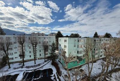 Apartament cu 2 camere decomandat în Astra - 11